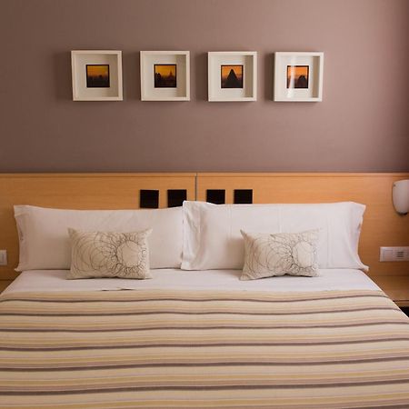 Hostal Albero By Eme Hoteles Sanlúcar la Mayor Екстериор снимка