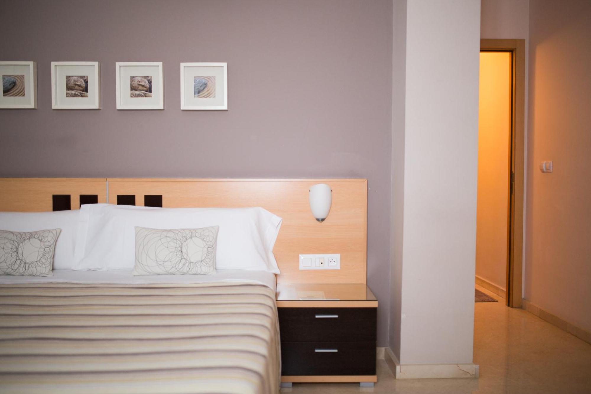 Hostal Albero By Eme Hoteles Sanlúcar la Mayor Екстериор снимка